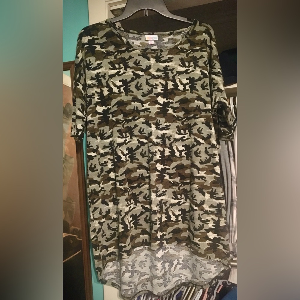 LuLaRoe Camo High Lo Tunic Top/Dress Woman’s Med